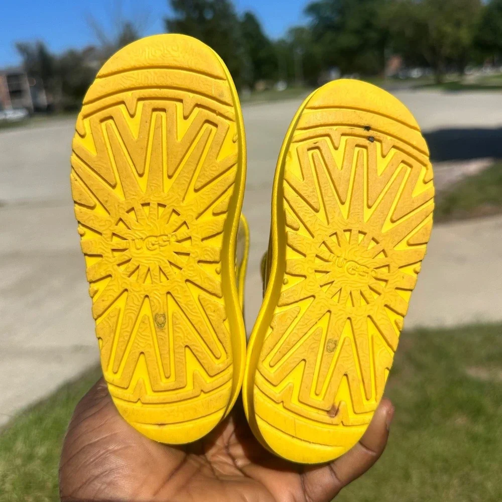 UGG Rahjee Toddler Waterproof Rubber Rain Boots Size 8 Yellow